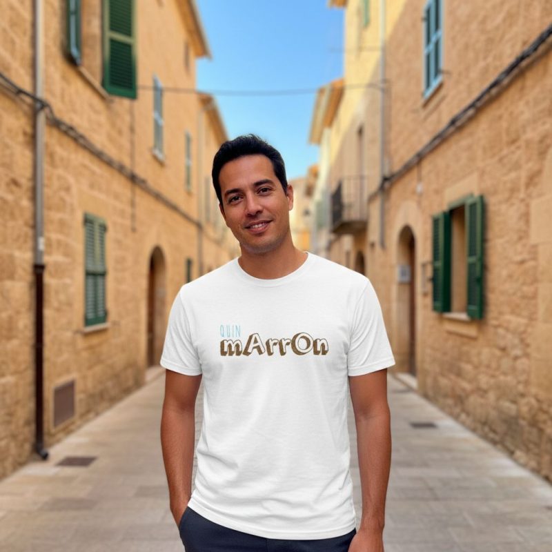 Camiseta Quin Marrón - foto de estilo de vida