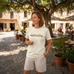 Camiseta Quin Marrón - foto de estilo de vida