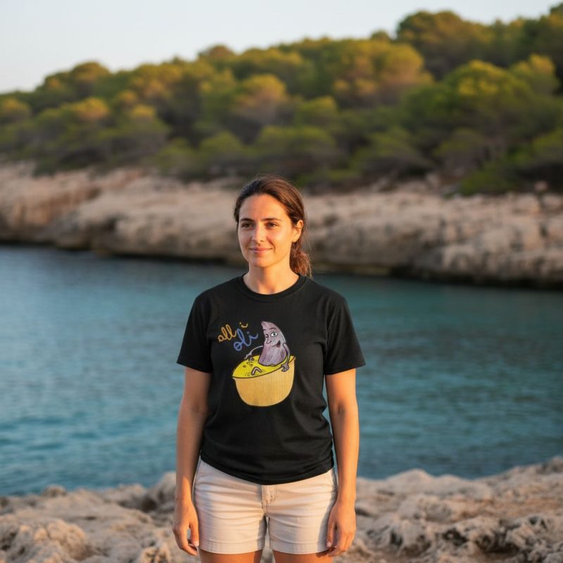 Camiseta All i Oli – Berenjena en el Cuenco - foto de estilo de vida