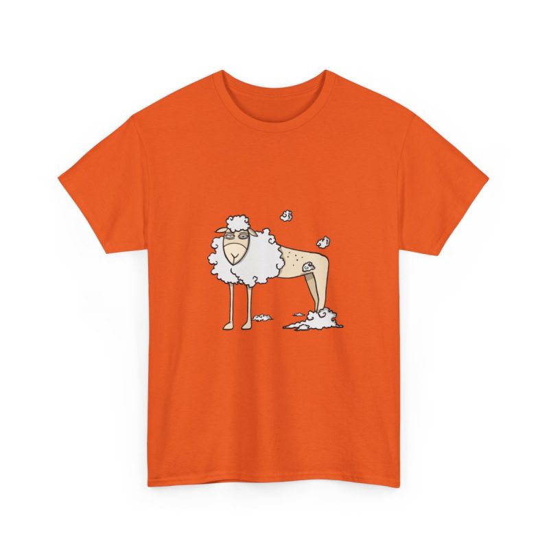 Naranja - Camiseta Tondra: una oveja entre nubes