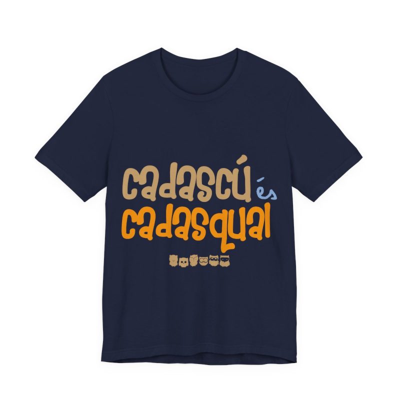 Camiseta jersey manga corta - Azul marino - Camiseta «Cadascú és cadasqual»