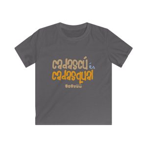 Camiseta infantil Softstyle - Gris marengo - Camiseta «Cadascú és cadasqual»