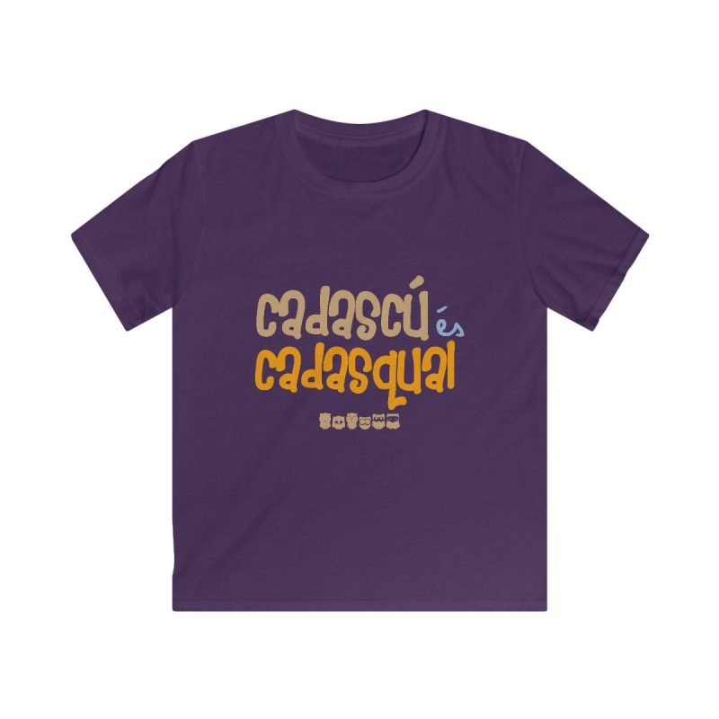 Camiseta infantil Softstyle - Morado - Camiseta «Cadascú és cadasqual»