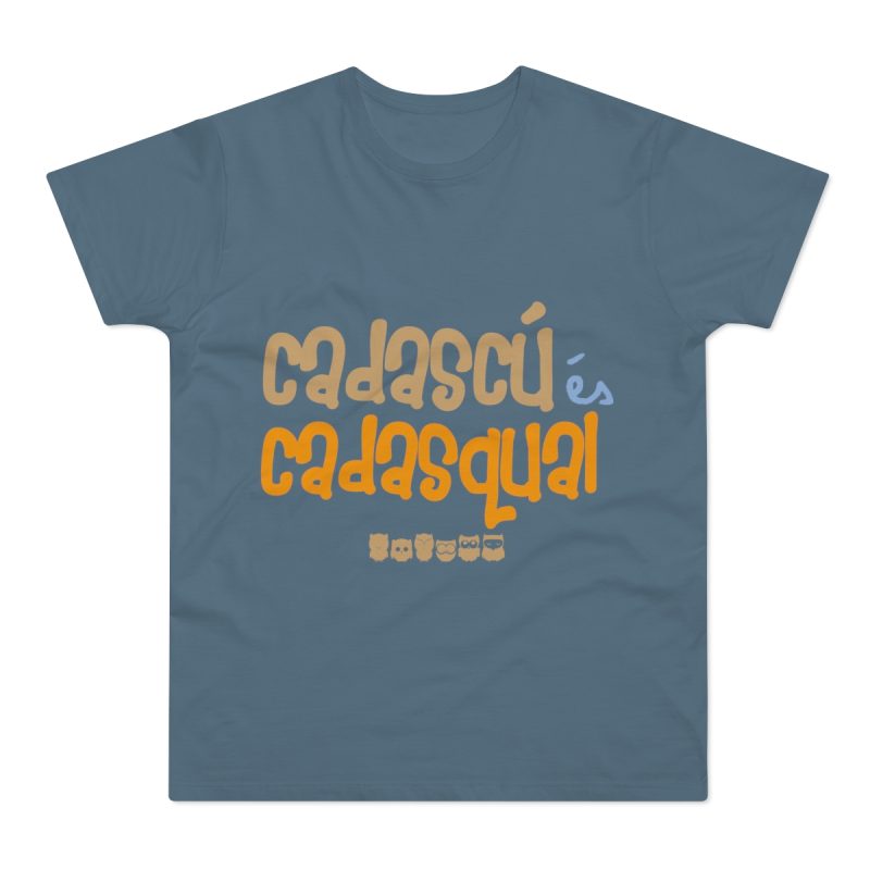 Camiseta hombre punto liso - Azul piedra - Camiseta «Cadascú és cadasqual»