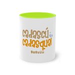 Taza bicolor - Verde claro - Camiseta «Cadascú és cadasqual»