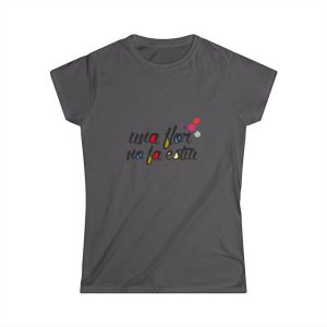 Camiseta mujer Softstyle - Gris marengo - Camiseta «Una flor no fa estiu»