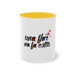 Taza bicolor - Amarillo dorado - Camiseta «Una flor no fa estiu» Taza bicolor - Amarillo dorado - Camiseta «Una flor no fa estiu»