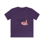 Camiseta infantil Softstyle - Morado - Camiseta «Qui pets envia» Camiseta infantil Softstyle - Morado - Camiseta «Qui pets envia»
