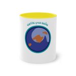 Taza bicolor - Amarillo - Camiseta «Estic pel món redó»