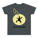 Camiseta hombre punto liso - Gris oscuro - Camiseta «Mal no et toqui un llamp» Camiseta hombre punto liso - Gris oscuro - Camiseta «Mal no et toqui un llamp»