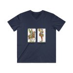 Camiseta hombre entallada cuello de pico - Azul marino - L’Amo, Sa Madona y el truc Camiseta hombre entallada cuello de pico - Azul marino - L’Amo, Sa Madona y el truc