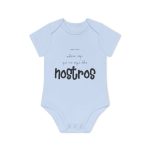 Body bebe manga corta organico - Azul empolvado - Camiseta «No en volem cap que no sigui dels nostros»