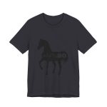 Camiseta jersey manga corta - Gris oscuro - Camiseta unisex Cavall Alegre Sant Joan «Ara va de bo» Camiseta jersey manga corta - Gris oscuro - Camiseta unisex Cavall Alegre Sant Joan «Ara va de bo»