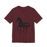 Camiseta jersey manga corta - Granate - Camiseta unisex Cavall Alegre Sant Joan «Ara va de bo» Camiseta jersey manga corta - Granate - Camiseta unisex Cavall Alegre Sant Joan «Ara va de bo»