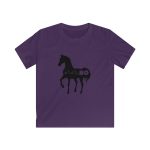 Camiseta infantil Softstyle - Morado - Camiseta unisex Cavall Alegre Sant Joan «Ara va de bo»