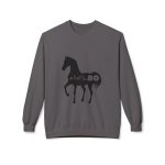Sudadera Softstyle cuello redondo - Gris marengo - Camiseta unisex Cavall Alegre Sant Joan «Ara va de bo» Sudadera Softstyle cuello redondo - Gris marengo - Camiseta unisex Cavall Alegre Sant Joan «Ara va de bo»