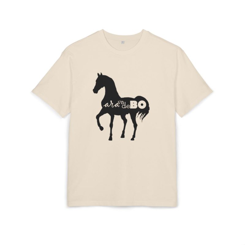 Camiseta oversize gruesa - Arena - Camiseta unisex Cavall Alegre Sant Joan «Ara va de bo»