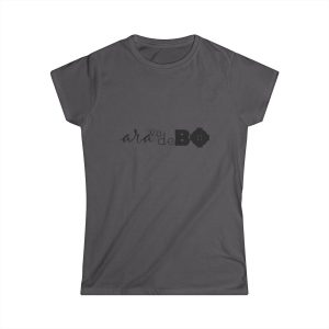 Camiseta mujer Softstyle - Gris marengo - Camiseta unisex «Ara va de BÓ»