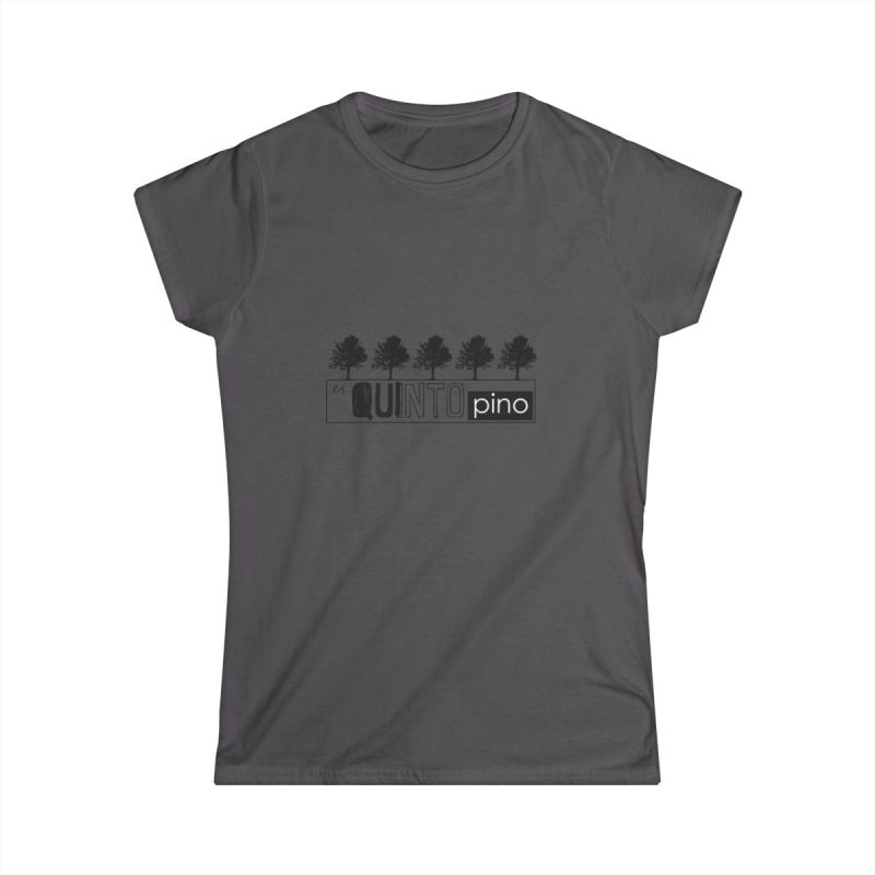 Camiseta mujer Softstyle - Gris marengo - Camiseta «Es quinto pino» Camiseta mujer Softstyle - Gris marengo - Camiseta «Es quinto pino»
