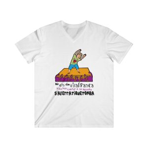 No ets de Vilafranca — Camiseta hombre entallada cuello de pico
