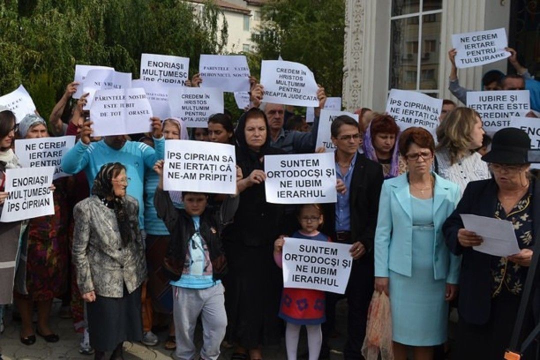 credinciosi-la-biserica-sf-andrei-focsani