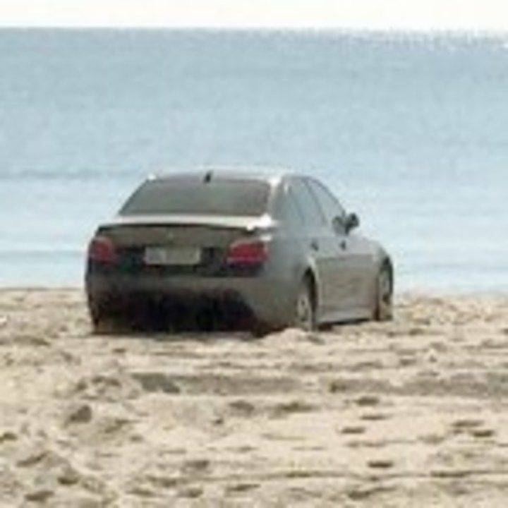 27_masina_plaja_mamaia_fite2_w700_h800_q90