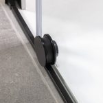 Mampara Baho Cielo con perfileria negra 140 cm