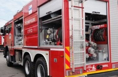 Incendiu devastator între Jina și Dobra: O cabană a ars în totalitate din cauza coșului de fum!