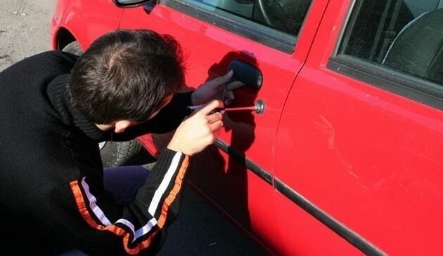 auto furt autoturisme