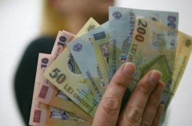 Plata alocațiilor și indemnizațiilor începe pe 8 aprilie: peste 1,9 miliarde lei la nivel național