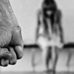 O tânără a fost transportată la spital după ce a fost agresată de concubin. Bărbatul a încercat să dea foc locuinței!