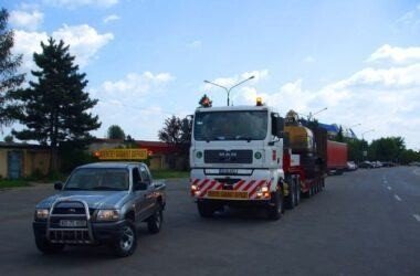 21 de camioane agabaritice pleacă azi de pe A1 Sibiu spre DN7. În aceeași zi se închide A1 între Cisnădie și Boița