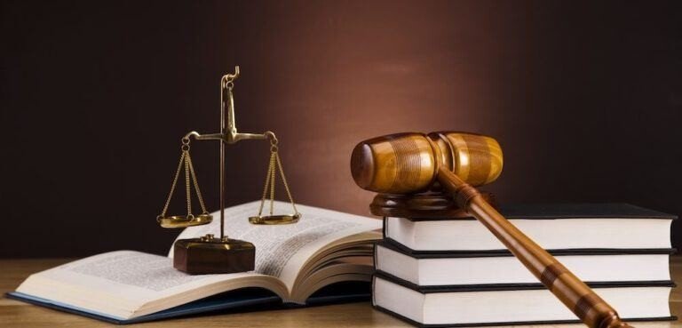 Știri din Sibiu, actualitate locală și ultimele noutăți din județ EDITORIAL: Mai avem nevoie de judecători sau condamnă presa direct? Cazul Cristian Lupeș și întoarcerea procurorilor staliniști