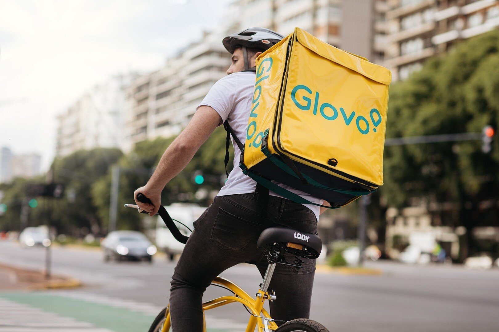 Glovo, disponibil si in Sibiu Glovo disponibil si in Sibiu