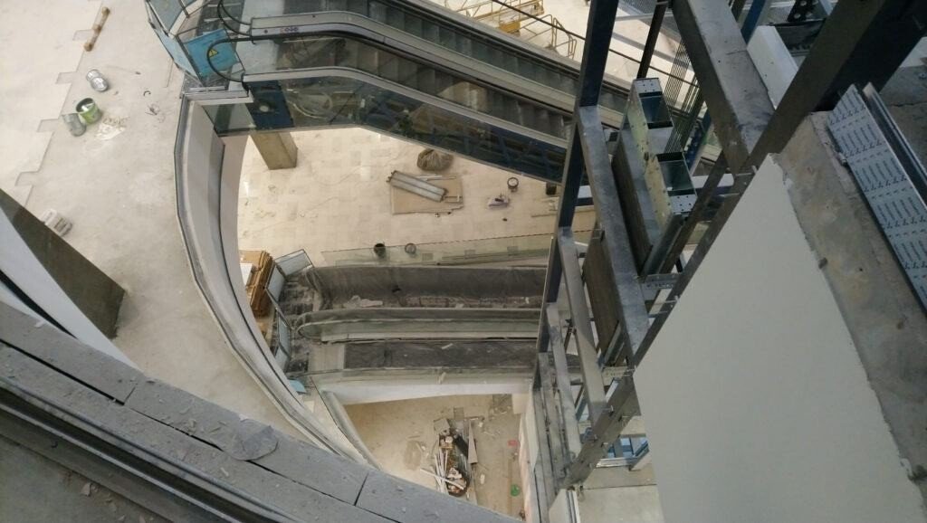 VIDEO / FOTO EXCLUSIV - Se lucrează intens la finalizarea noului Mall din Sibiu