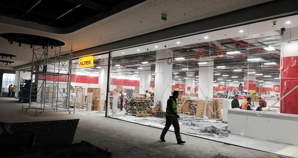 VIDEO / FOTO EXCLUSIV - Se lucrează intens la finalizarea noului Mall din Sibiu