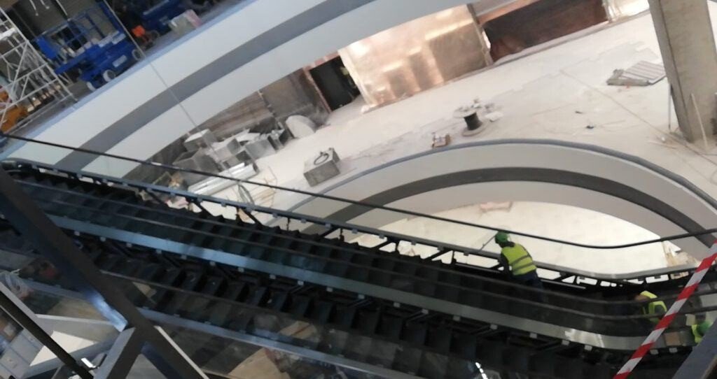 VIDEO / FOTO EXCLUSIV - Se lucrează intens la finalizarea noului Mall din Sibiu