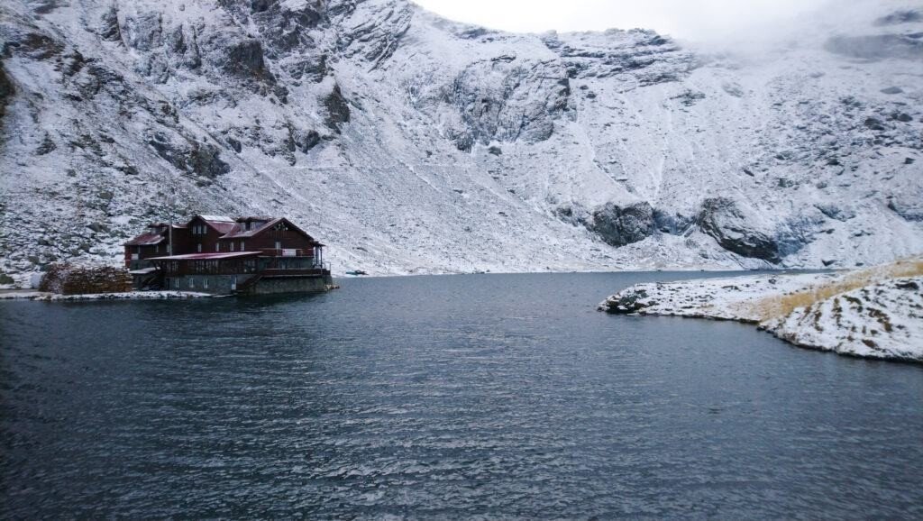 TIME-LAPSE SUPERB: Transfăgărășanul intra în hibernare pentru 8 luni