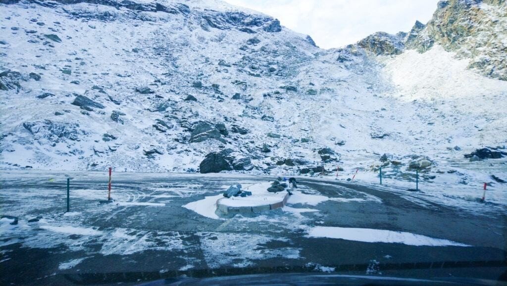 TIME-LAPSE SUPERB: Transfăgărășanul intra în hibernare pentru 8 luni