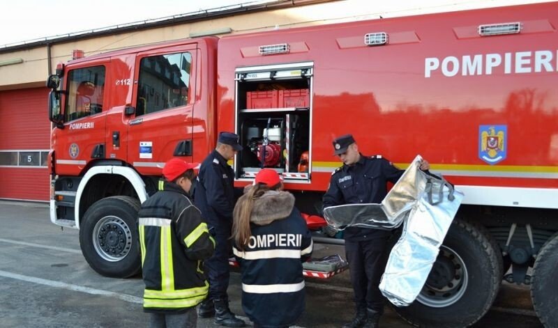 pompieri.jpg pompieri