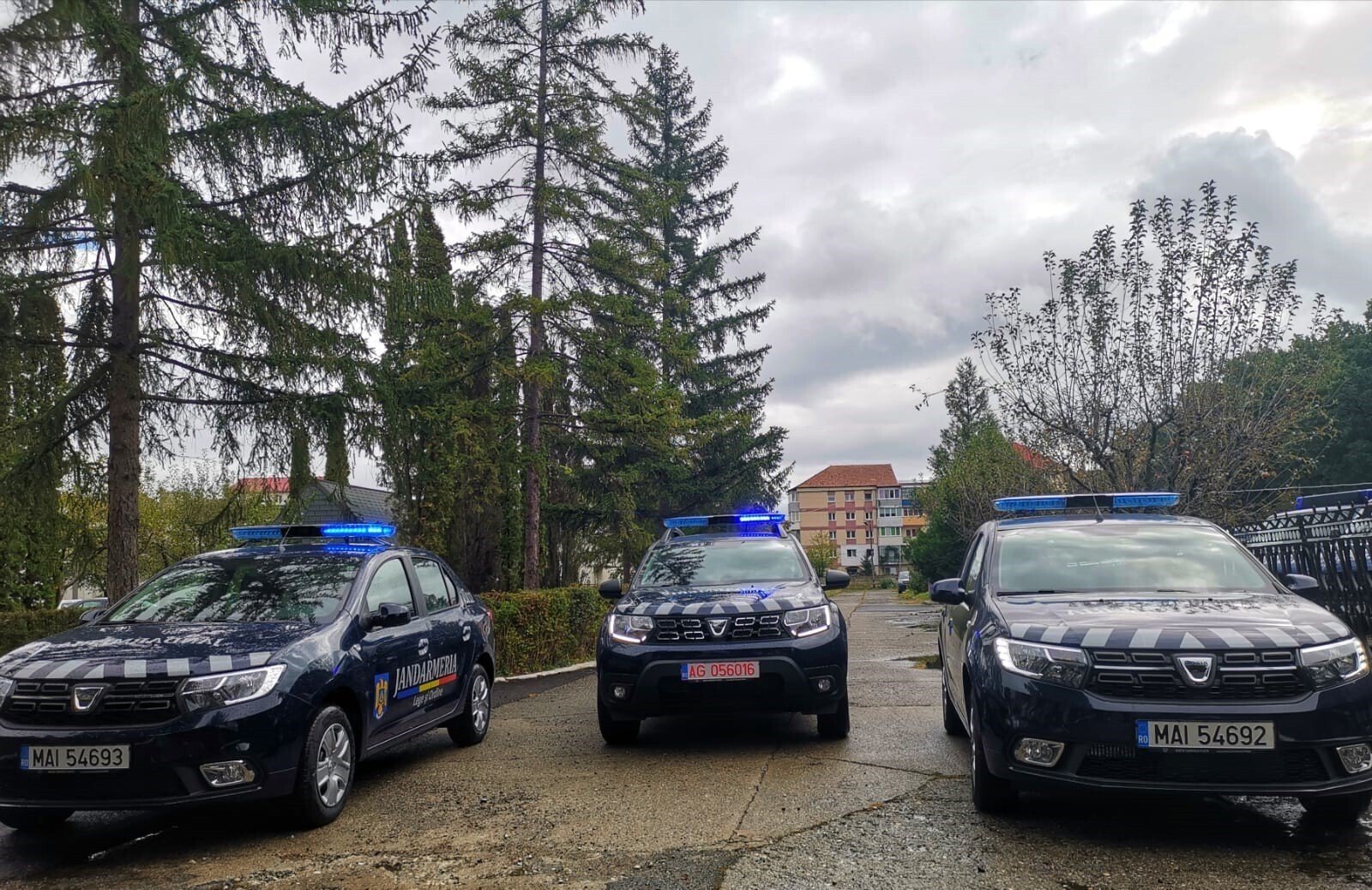 02 Autospeciale noi în dotarea jandarmilor sibieni