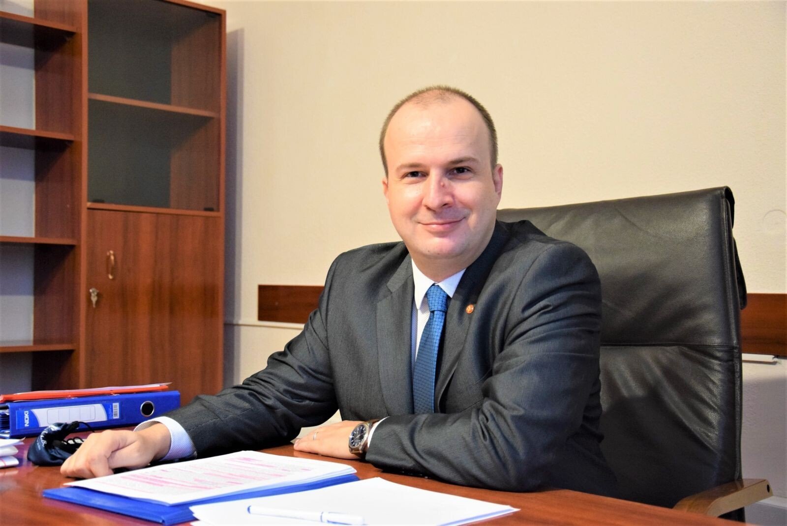 foto prorectorul pe cercetare al universitatii lucian blaga din sibiu andrei terian