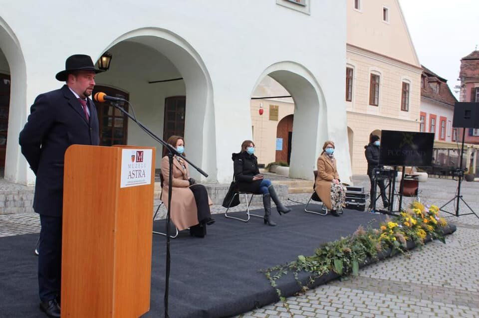 WhatsApp Image    at