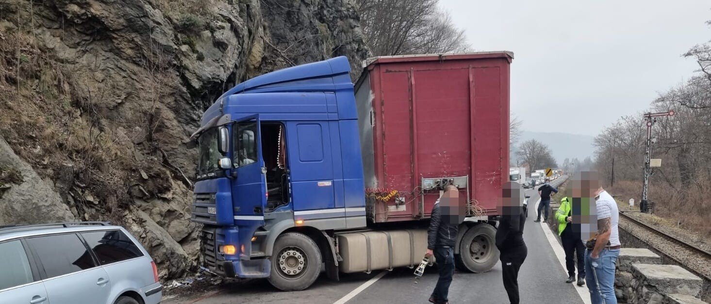 WhatsApp Image 2021-02-19 at 17.42.05 WhatsApp Image at