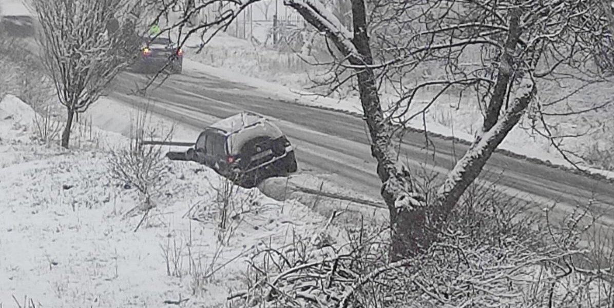 Iarna a revenit în județul Sibiu! Apar primele probleme în trafic img