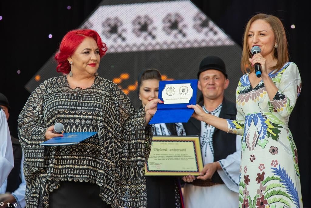 festivalul-cantecele-muntilor-3.jpeg festivalul cantecele muntilor