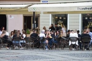 HoReCa Sibiu contestă noul regulament al teraselor: „Operatorii vor majora prețurile pentru a compensa pierderile”