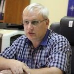 Documente oficiale de expropriere pentru autostrada Sibiu–Făgăraș pe o masă la Primărie