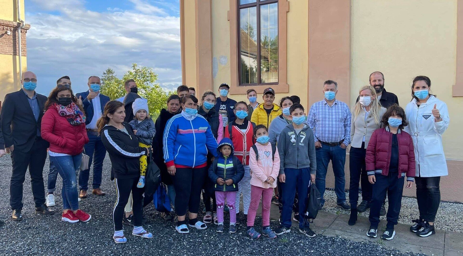 "Echipați pentru școală" n e