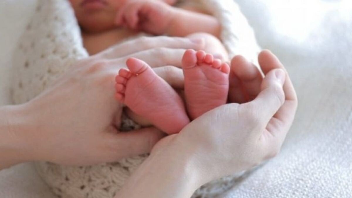 Un nou-născut în primele zile de viață, asociat cu un caz de identitate falsă la un spital din Sibiu.
